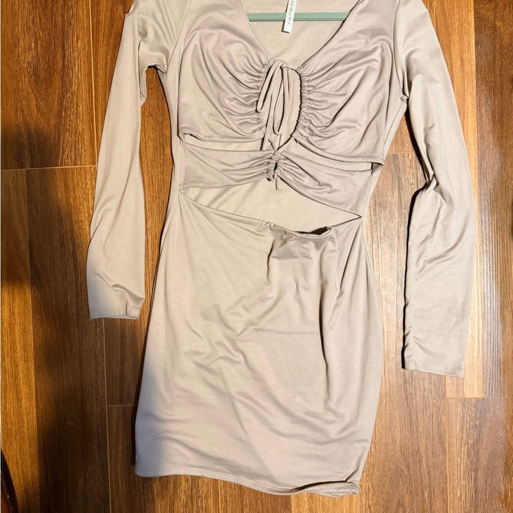 Elegant Beige Long Sleeve Dress